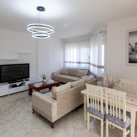 Spacious 2 Bedroom Apartment In Durres Beach Экстерьер фото