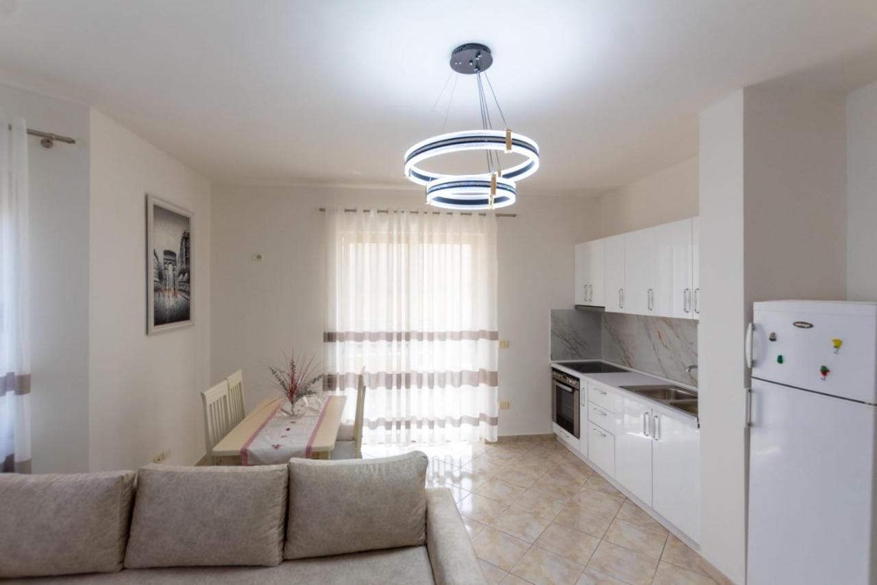 Spacious 2 Bedroom Apartment In Durres Beach Экстерьер фото