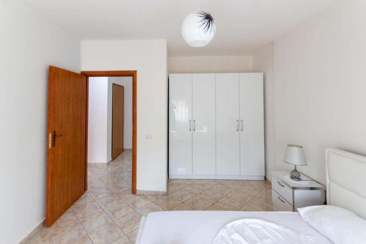 Spacious 2 Bedroom Apartment In Durres Beach Экстерьер фото
