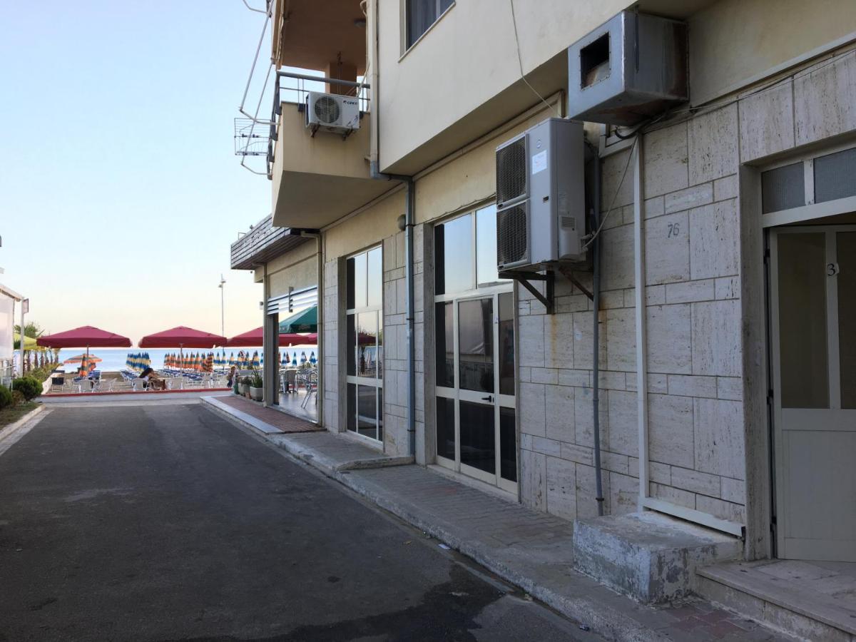 Spacious 2 Bedroom Apartment In Durres Beach Экстерьер фото