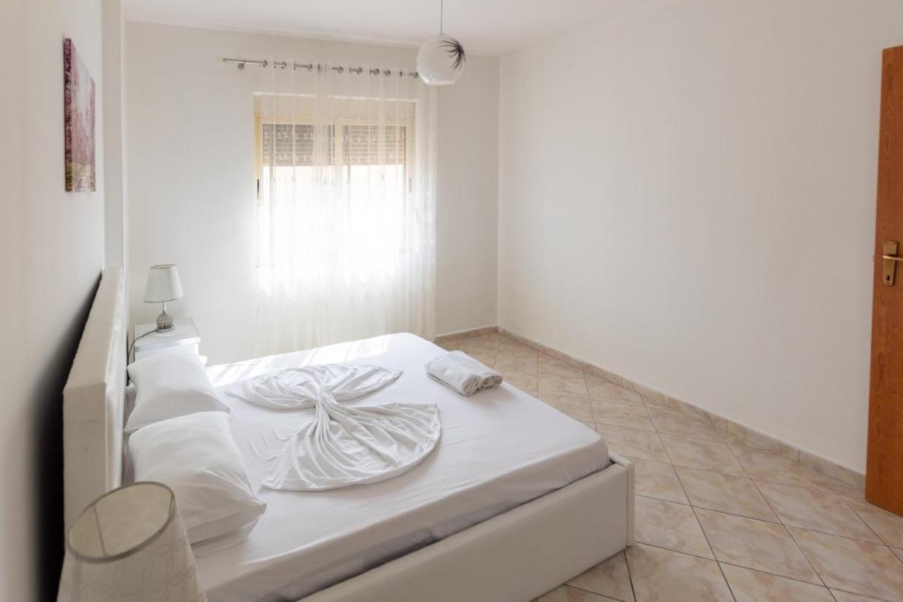 Spacious 2 Bedroom Apartment In Durres Beach Экстерьер фото
