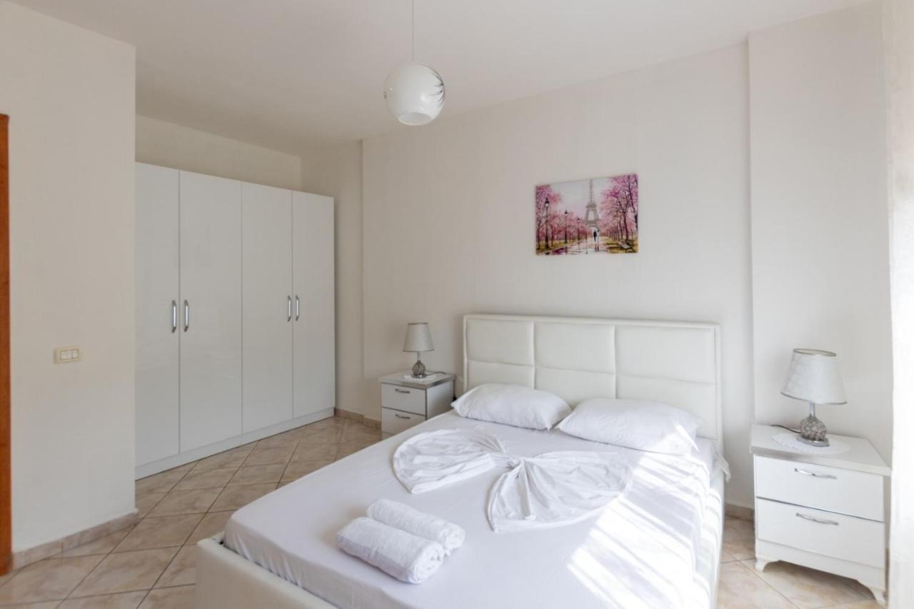 Spacious 2 Bedroom Apartment In Durres Beach Экстерьер фото