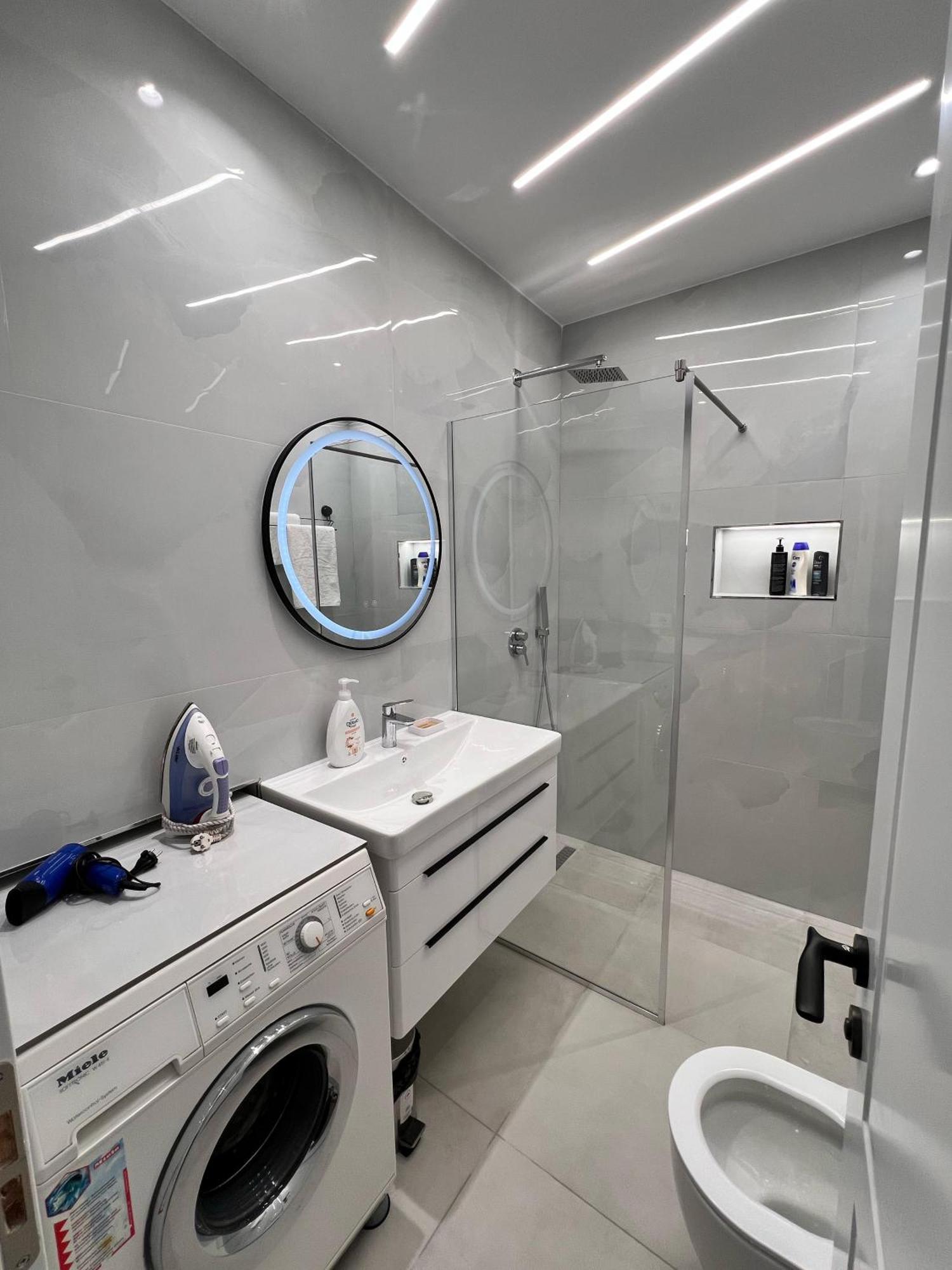 Spacious 2 Bedroom Apartment In Durres Beach Экстерьер фото